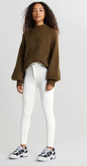 Jeans - Vita jeans från Gina som inte kommer till användning längre❤️