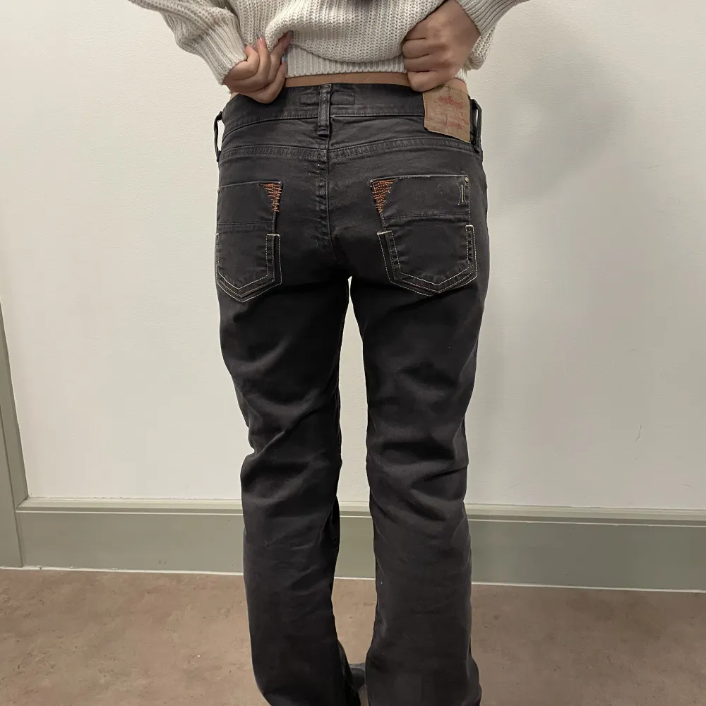 Säljer dessa Lågmidjade jeans från Fornarina!! Skriv om ni har fler frågor💓💓köparen står för frakten men kan också mötas upp i Stockholm. Jeans & Byxor.