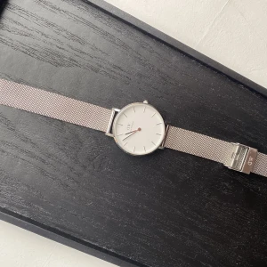 Daniel Wellington damklovka - Inga skavanker, behövs dock bytas batteri i klockan. 