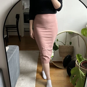 💗Rosa pennkjol💗 - Pennkjol med högmidja i gammelrosa💗