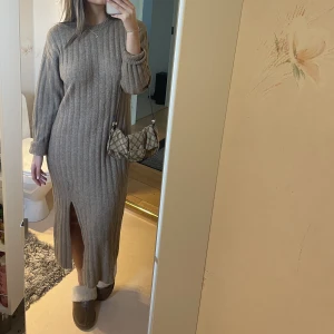 Ribbad klänning  - 💕