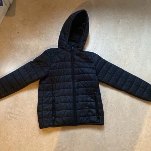 Jacka  - Vår jacka som jag inte har använt så mycket och den blev för lite 