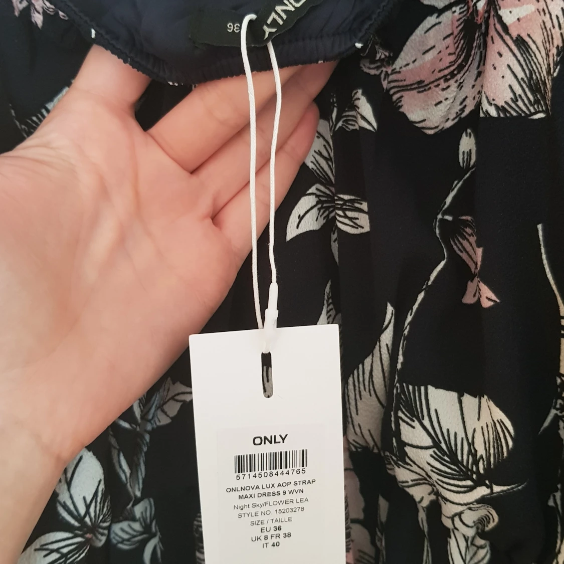 Only maxiklänning strl 36 - 90