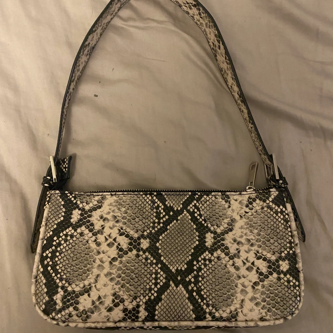 Orm mönstrad väska - 90