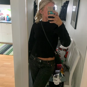 Snygg Guess väska - Säljer min snygga och oanvända GUESS väska❤️ perfekt väska nu för sommaren❤️