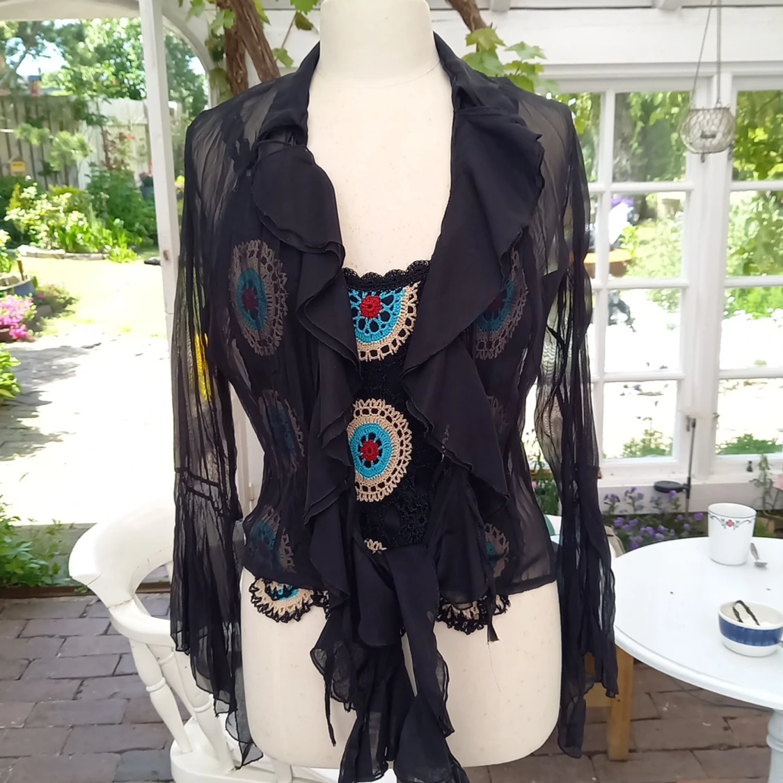 Chiffon/volangblus +virkad topp - 91