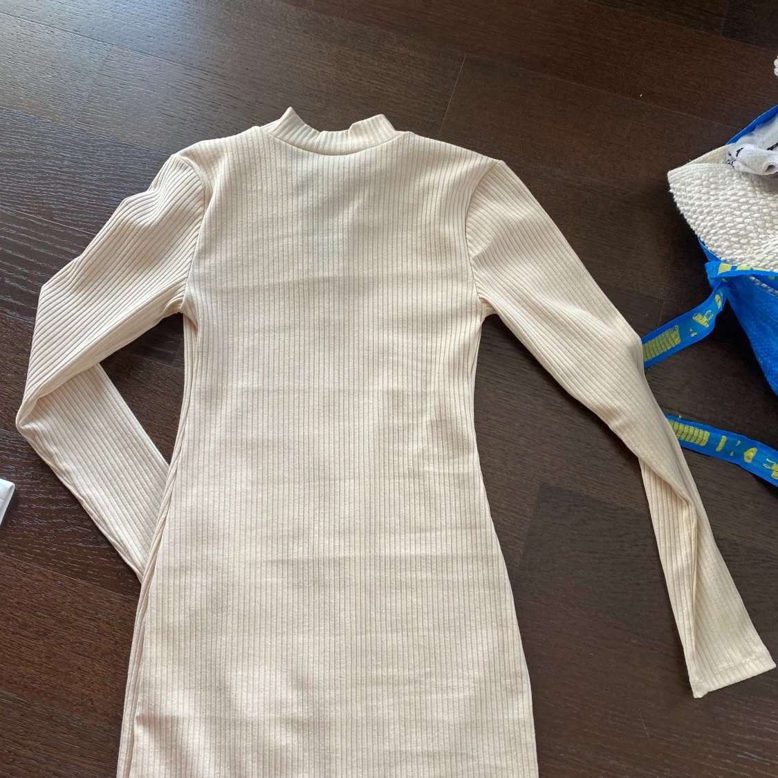 Beige klänning Nelly - 91