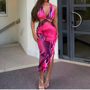 Rosa midi klänning - Använt 1 gång, jättebra skick