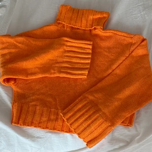 Orange polo från h&m strl Xs - Ny tröja från h&m provad 1 gång