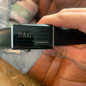 Dolce and Gabbana bälte - Ett D&G bälte i väldigt bra skick, skulle säga 8/10. 