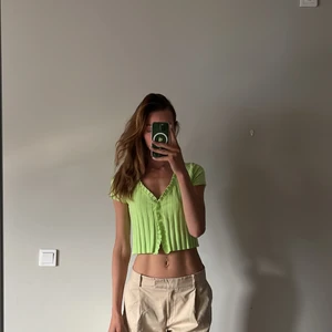 Helt ny top - Jätte fin lime grön söt topp i storlek S, aldrig använd och har tags kvar. 