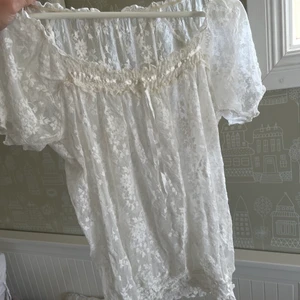 Blus - Dröm toppen köpt second hand. Tycker den är helt fantastik men kommer inte till användning. Frakt tillkommer