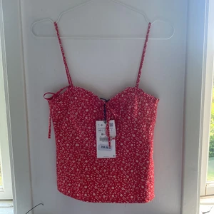 Korsett topp - Fin korsett topp från zara helt ny😘 Säljs inte längre på deras hemsida👍🏼