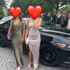 Balklänning champange rosa - Hejj tänkte kolla om de finns någon som skulle vara intresserad utav att köpa min balklänning som är använd en kväll, den är i storleken 36❤️  pris kan diskuteras❤️