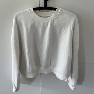 Tröja, Lager 157 - Enkel o fin vit tröja från Lager 157. Använd fåtal gånger. Jag 