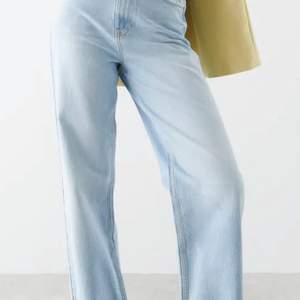 Säljer dessa superfina jeans från Gina trixat i stolen 34! Undrar ni något mer är det bara att skriva!💕
