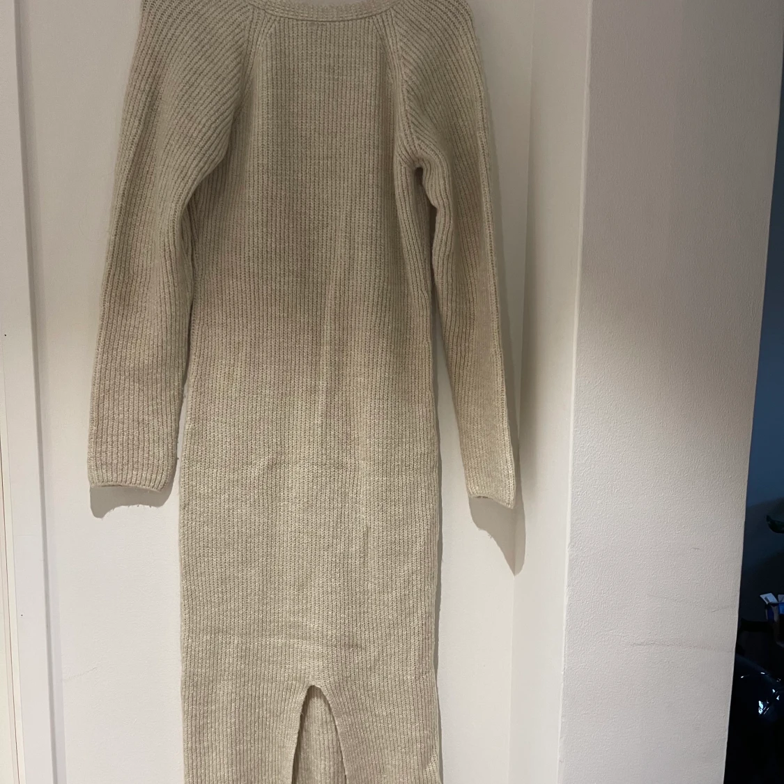 Stickad långklänning från Nelly i storlek M - 90