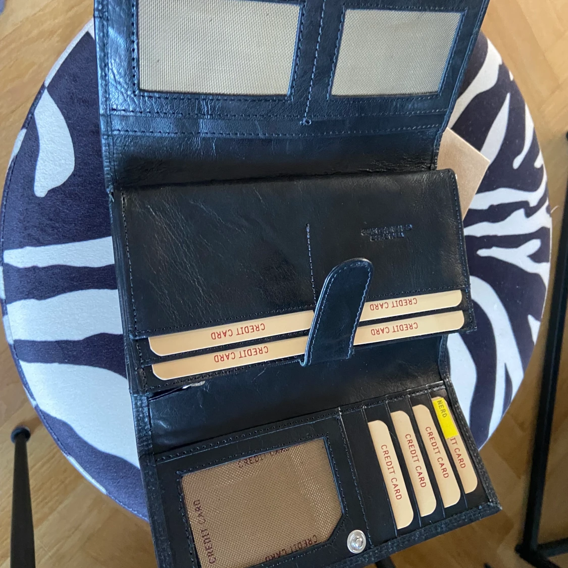 Helt ny plånbok i äkta skinn  - 90