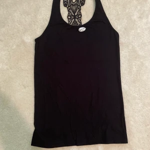 Spets linne  - En svart setts linne som skön och bekväm, helt ny och har aldrig användes, storlek L/XL men passar som M 