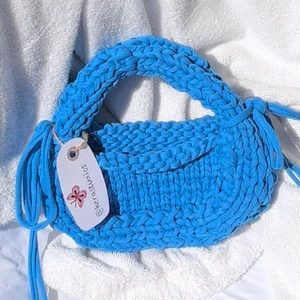 Kerastudios  - Endast en kvar 