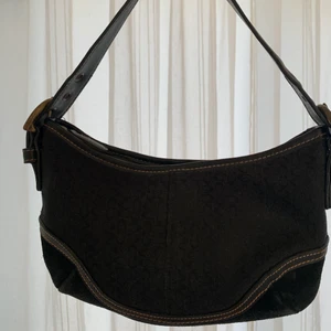 Coach väska - Vintage coach väska som tyvärr inte har kommit till så mycket användning. Ingen  äkthetsbevis☺️ (köparen står för frakten)