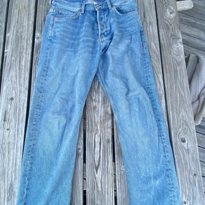 Weekday strl 31/32 - - Weekday - Modell: Galaxy - Storlek: 31/32   