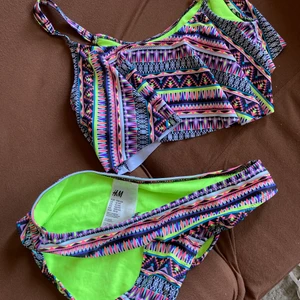 Bikini som ny 158-164 - Oanvänd bikini från förra året h m som min dotter vill sälja 
