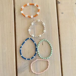 Handgjorda armband  - Handgjorda armband 29kr/st