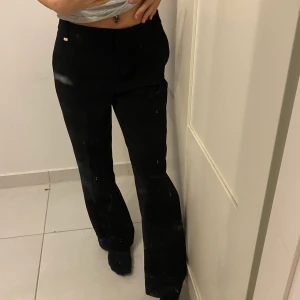 Lågmidjade kostymbyxor  - Lågmidjade kostymbyxor med jätte bra passform som inte längre säljs i butik😍💘 Aldrig använt 
