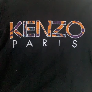 Kenzo i ny skick - Tröjan är i nyskick. 