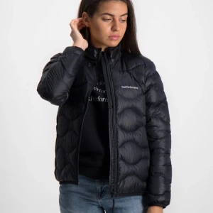 Peak performance jacka  - Säljer nu min pracka peformence jacka då jag har för många jackor just nu!❤️ storlek 170 alltså s/xs! 