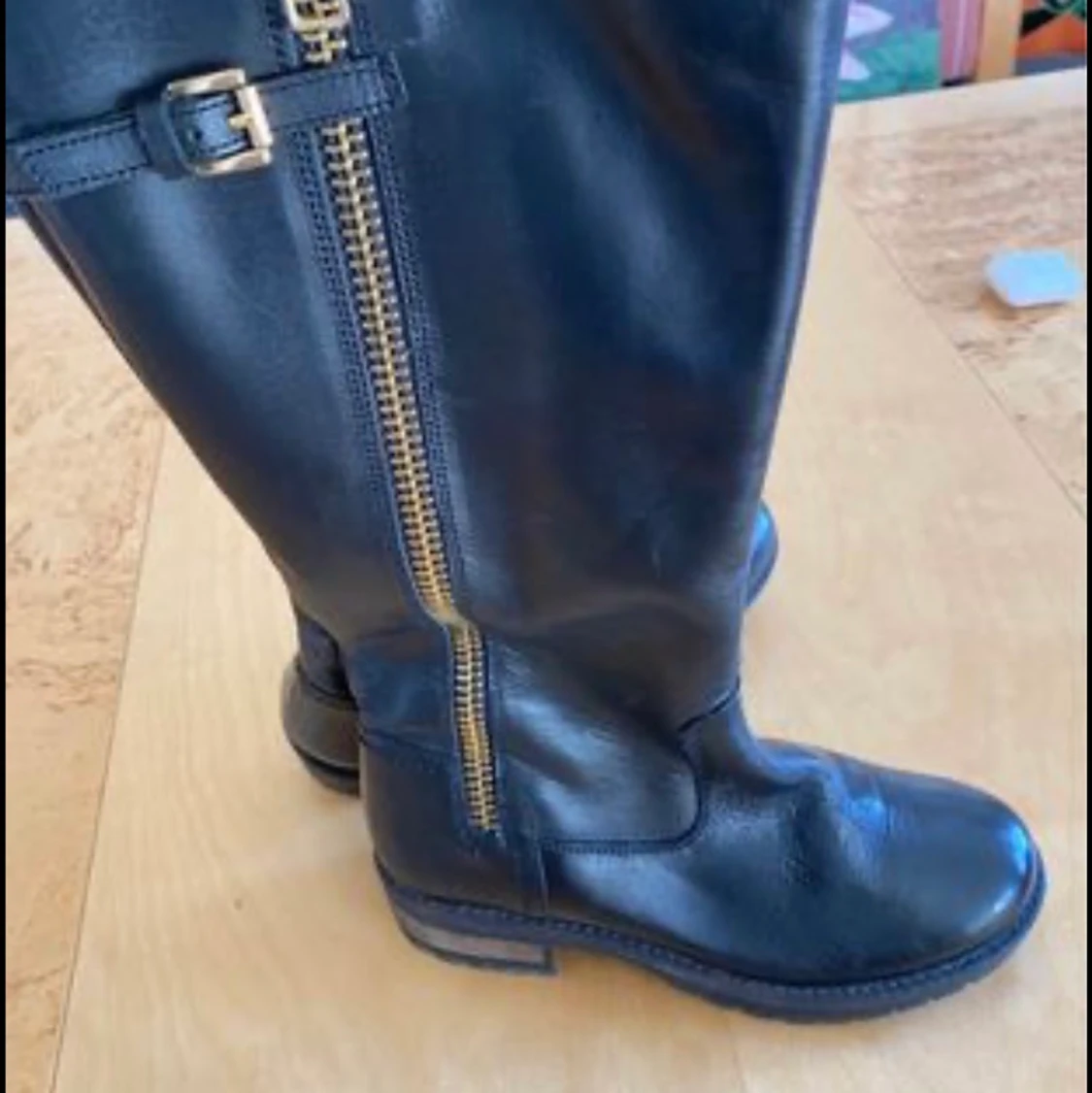 Skor 150 kr st 200 för båda - 91