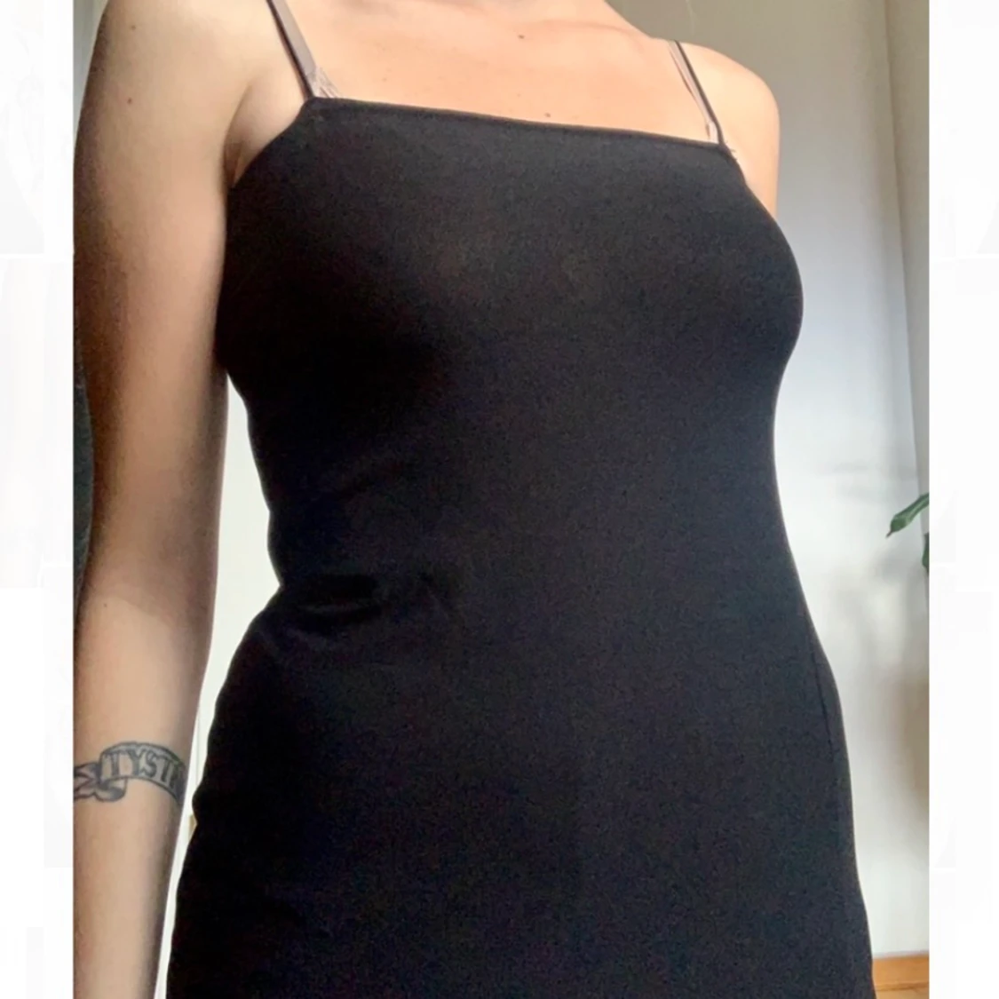 Svart miniklänning - 91