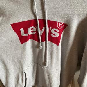 Ny Levis tröja, st L 799 kr ny, nu 400kr med frakt