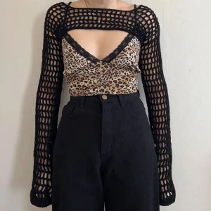 Stickad super crop top bolero - Aldrig änvänd 
