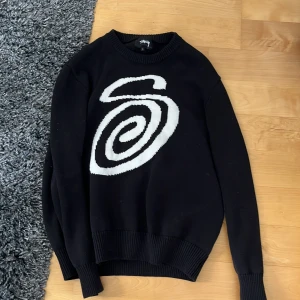 Stussy S  Curly sweater - Sprillans ny Stussy Size Medium 