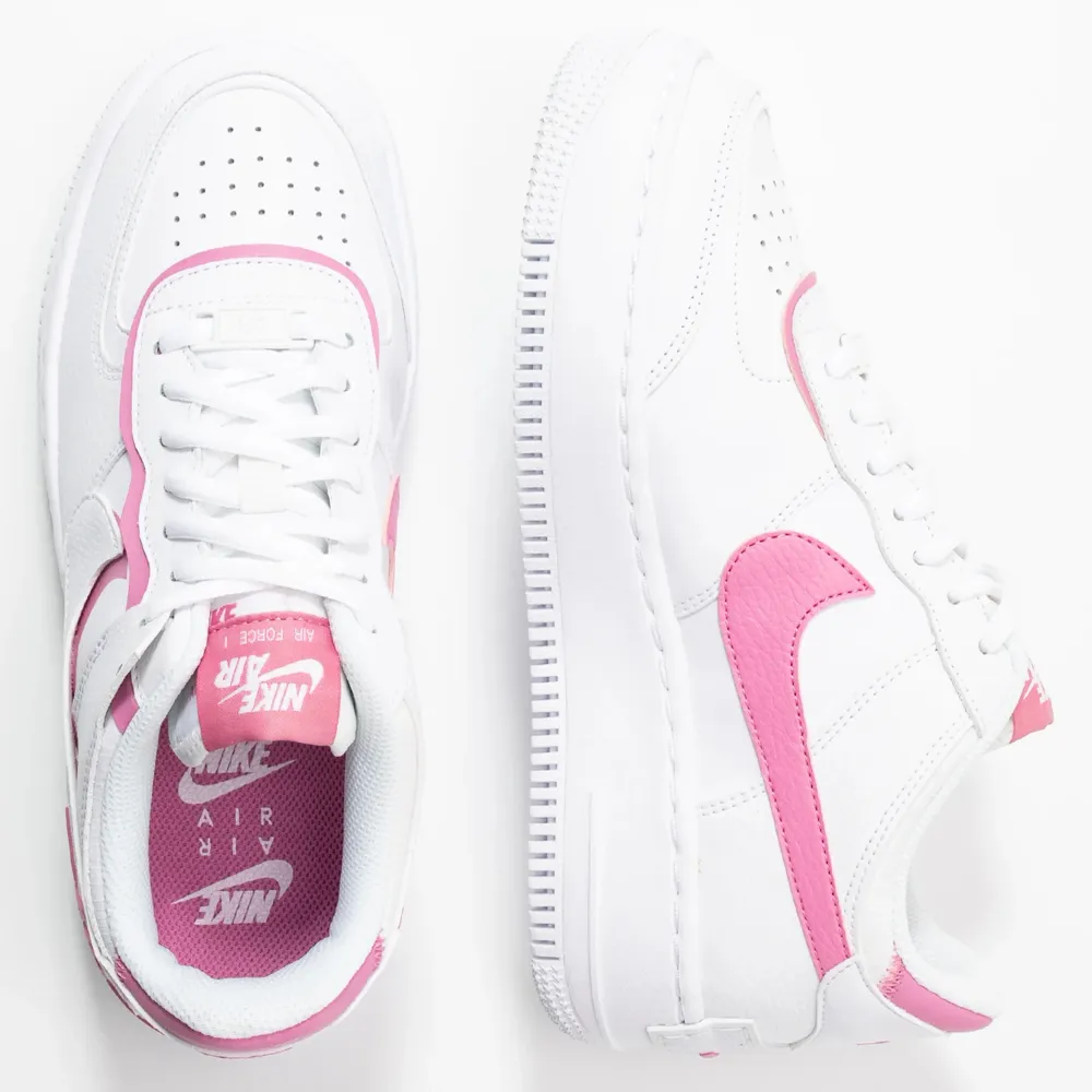 Jätte fina Nike airforce shadow pink. Använda två gånger. Dessa är slutsålda nästan överallt och svåra att få tag på😍💕 säljer då de inte passar min stil💕. Skor.