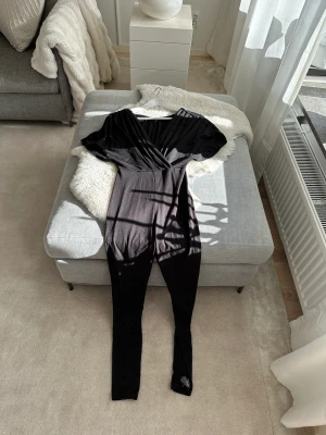 Jumpsuit fashionnova  - Jumpsuit från fashionnova 