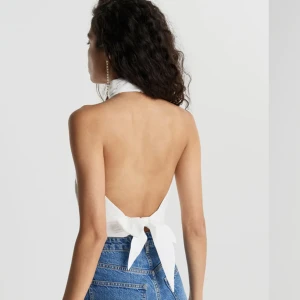 TOPP MED ÖPPEN RYGG GINATRICOT VIT - Helt oanvänd med lappen kvar