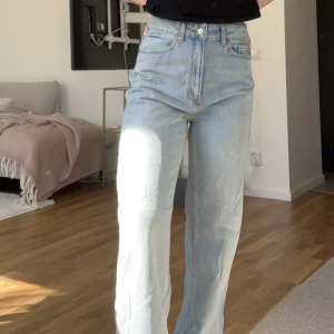 Jeans från hm 💙 - Fina och långa jeans. 💙 strl 38 men sitter som 36. 