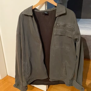 Overshirt/ tunn jacka - En tunn jacka från zara perfekt till sommaren/våren 