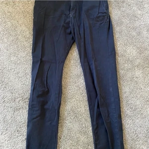 Weekday chinos - Strl medium, bra skick