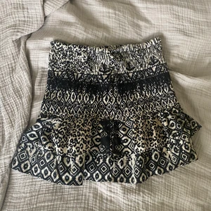 Trendig volang kjol❤️‍🔥 - Jätte fin kjol!🔥 bara använt få gånger. 