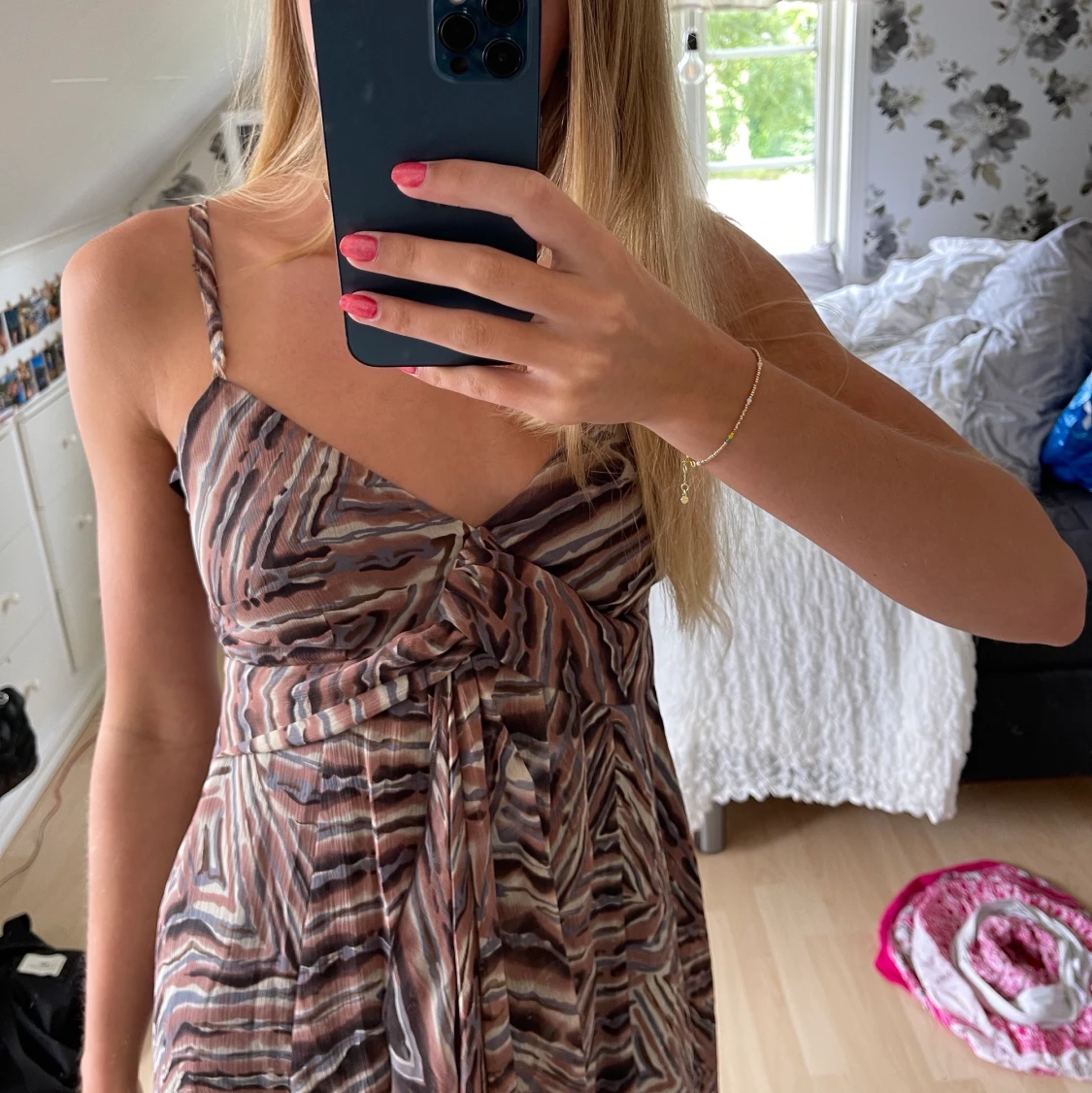 Mönstrad klänning - 90