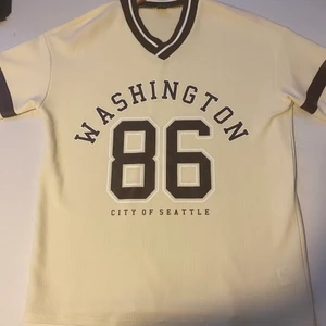 Oversized t-shirt - Använt en gång. Storlek XS från SHEIN. 