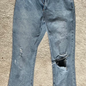 Abrand jeans - Snygga high waiste jeans från Abrand som sitter perfekt. Endast använda ett fåtal gånger. 