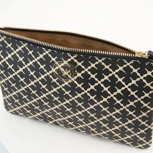 malene birger clutch  - Säljer nu min fina malene birger clutch då den inte kommer till användning. Den är precis som ny och super fin😍 nypris : 900kr