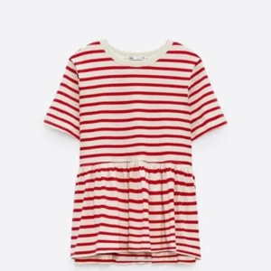 ranig zara T-shirt🤍Strl s - Använd ca.4 gånger, säljer pågrund av att använder inte längre🤍 ny skick