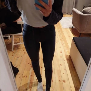 Skinn byxor  - Fina och sköna skinn byxor knappat använda ifrån Vero Moda