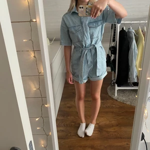 byxdress - byxdress från Gina tricot aldrig använd, köpare står för frakt!!